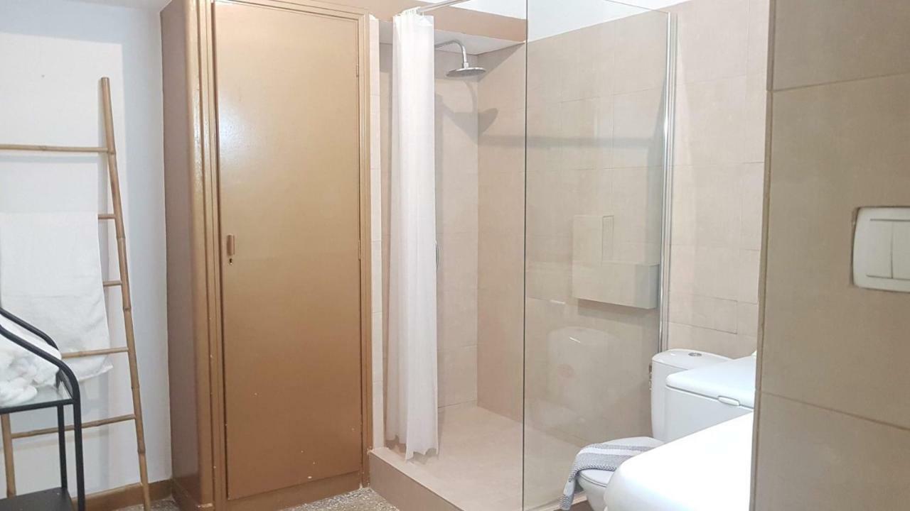 Violet Errathens Apartment - Athens Center, 7 Bd, 3 Bath 외부 사진
