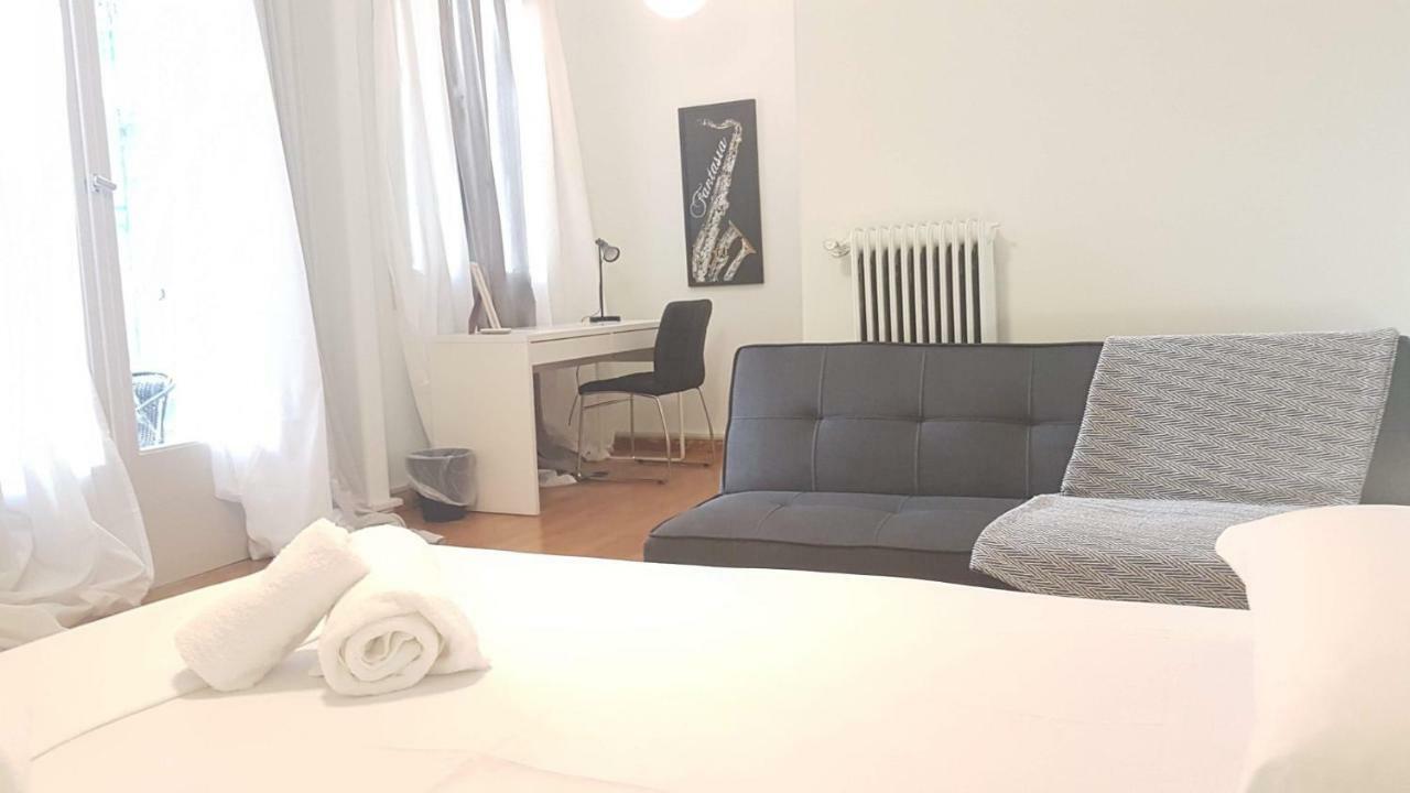 Violet Errathens Apartment - Athens Center, 7 Bd, 3 Bath 외부 사진