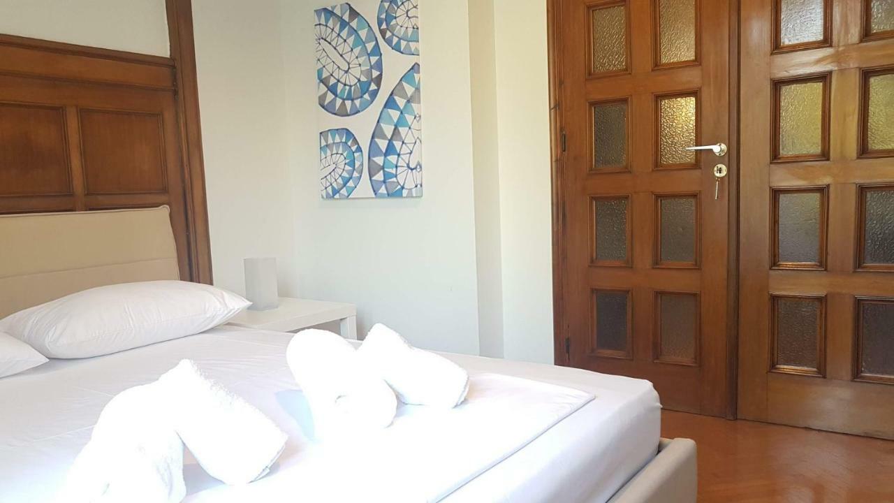 Violet Errathens Apartment - Athens Center, 7 Bd, 3 Bath 외부 사진