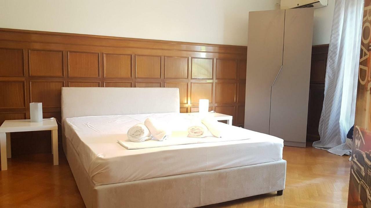 Violet Errathens Apartment - Athens Center, 7 Bd, 3 Bath 외부 사진
