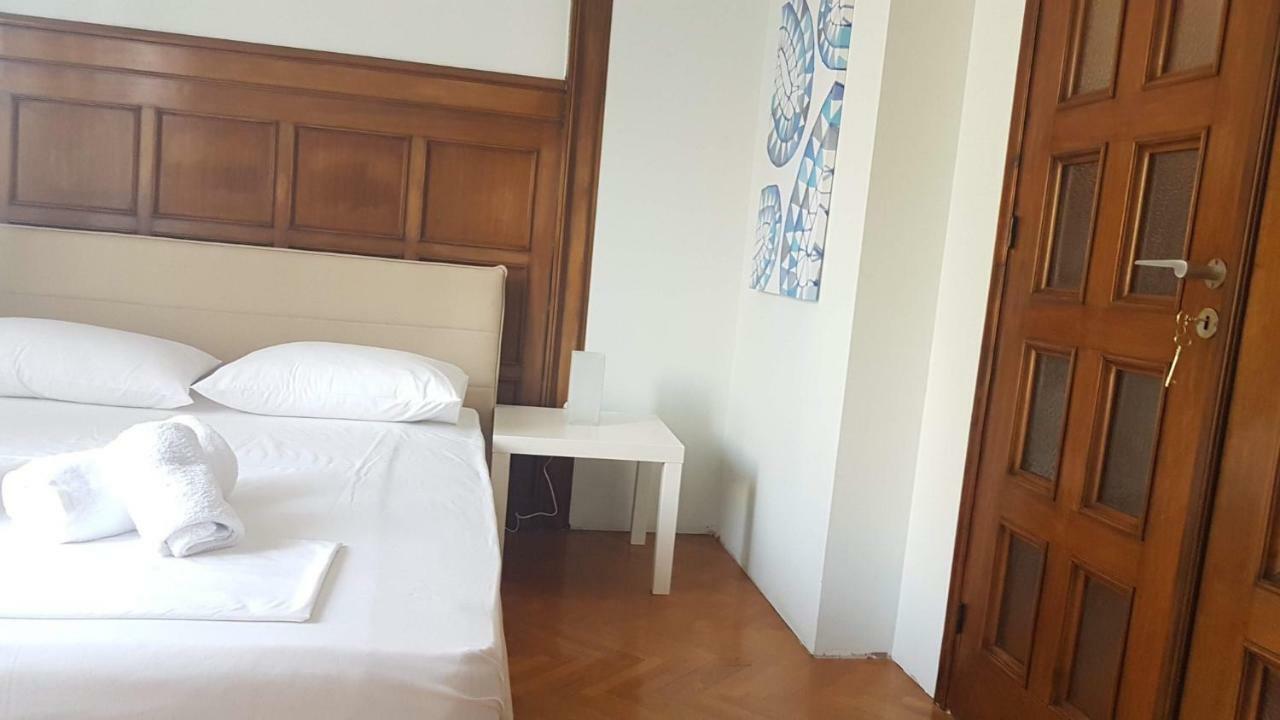 Violet Errathens Apartment - Athens Center, 7 Bd, 3 Bath 외부 사진